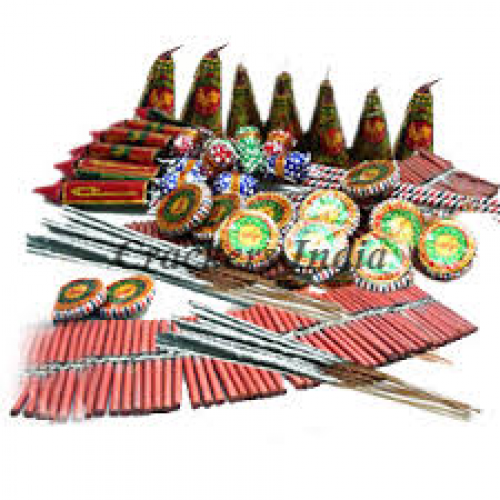 TRADITIONAL CRACKERS GIFT BOX (32 ITEMS)